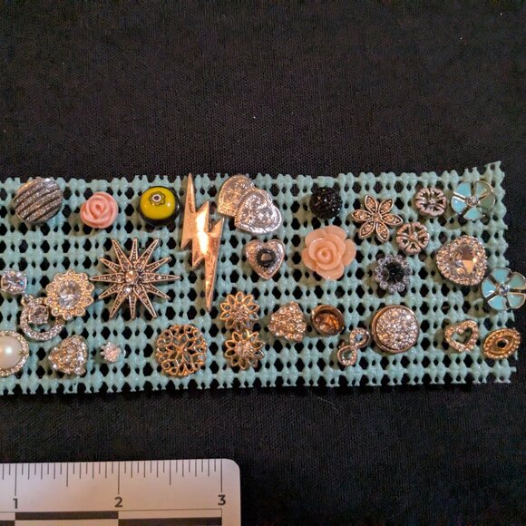 Lot of single stud earrings - Picture 1 of 4